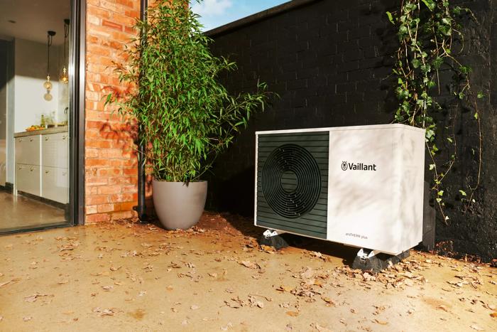 Government grants for heat pumps | A complete guide to the Boiler Upgrade Scheme (BUS) and the Home Energy Scotland Grant and Loan Scheme (HES) 