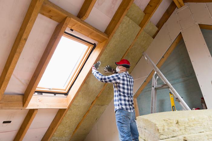 Roof insulation: costs, benefits and savings